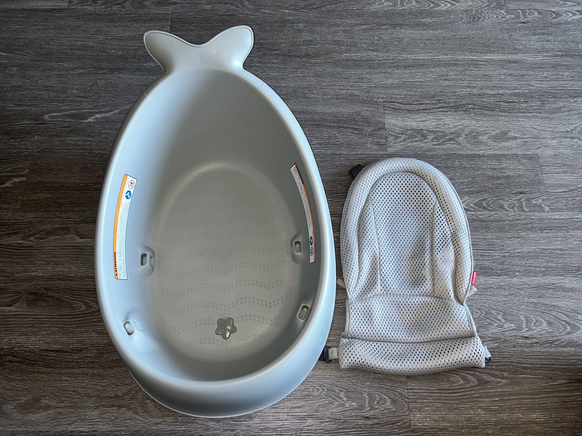 baby whale tub