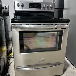 Frigidaire Electric Stove 