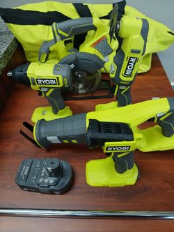 Ryobi 5 piece tool set *no charger*