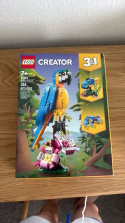 LEGO Creator 3-in-1 Exotic Parrot 31136