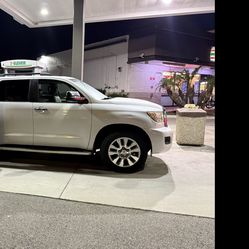 Toyota Sequioa platinum