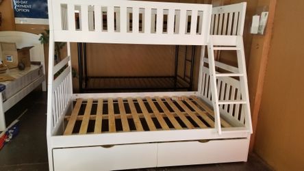 Twin/Full bunkbed with storage drawers