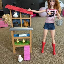 Barbie Chicken Farmer Doll, Red-Haired, and Playset with Henhouse, 3 Chickens, 2 Chicks and More, Career-Themed Toy for 3 to 7 Year Olds