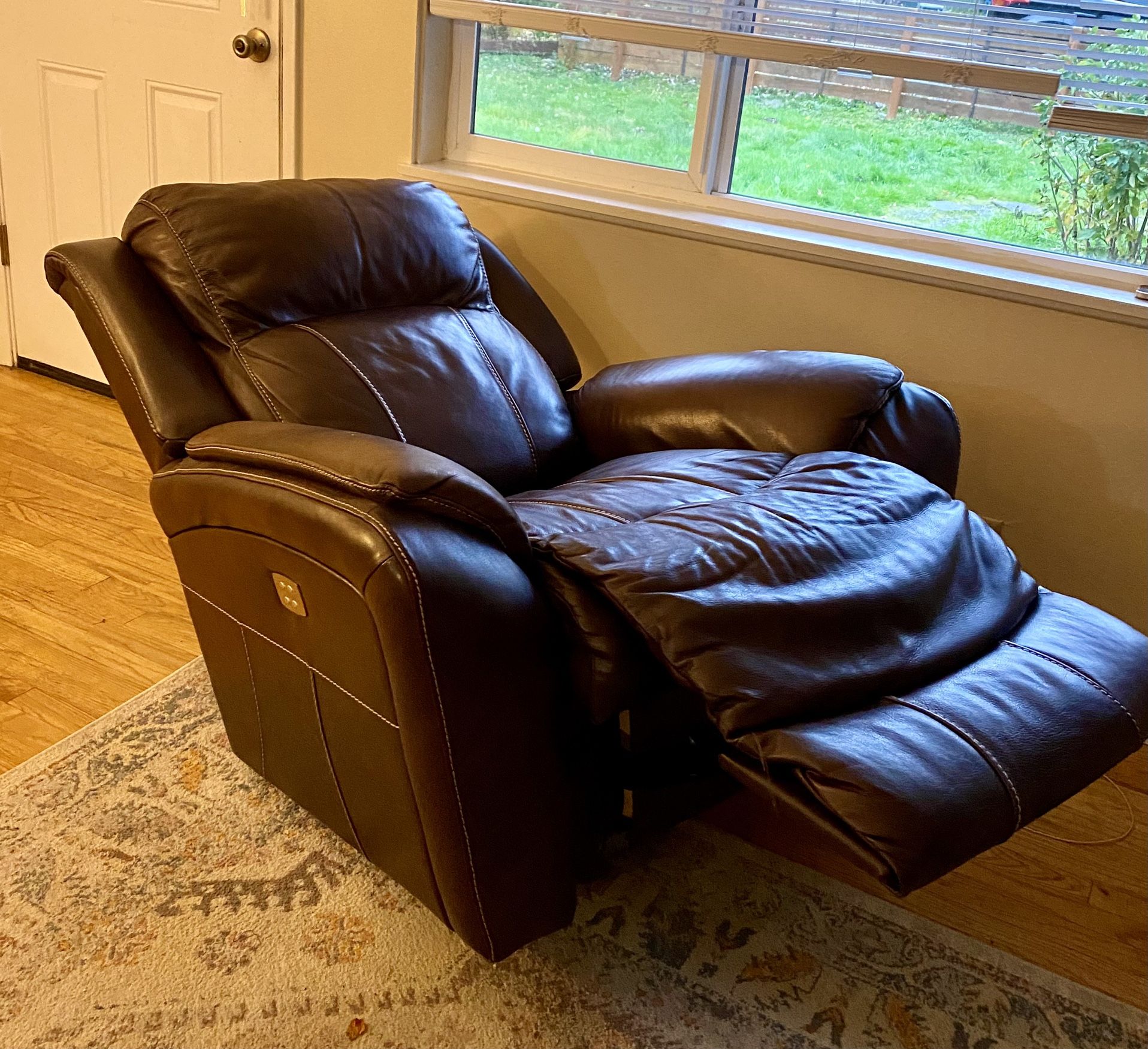 La-z-boy leather power recliner