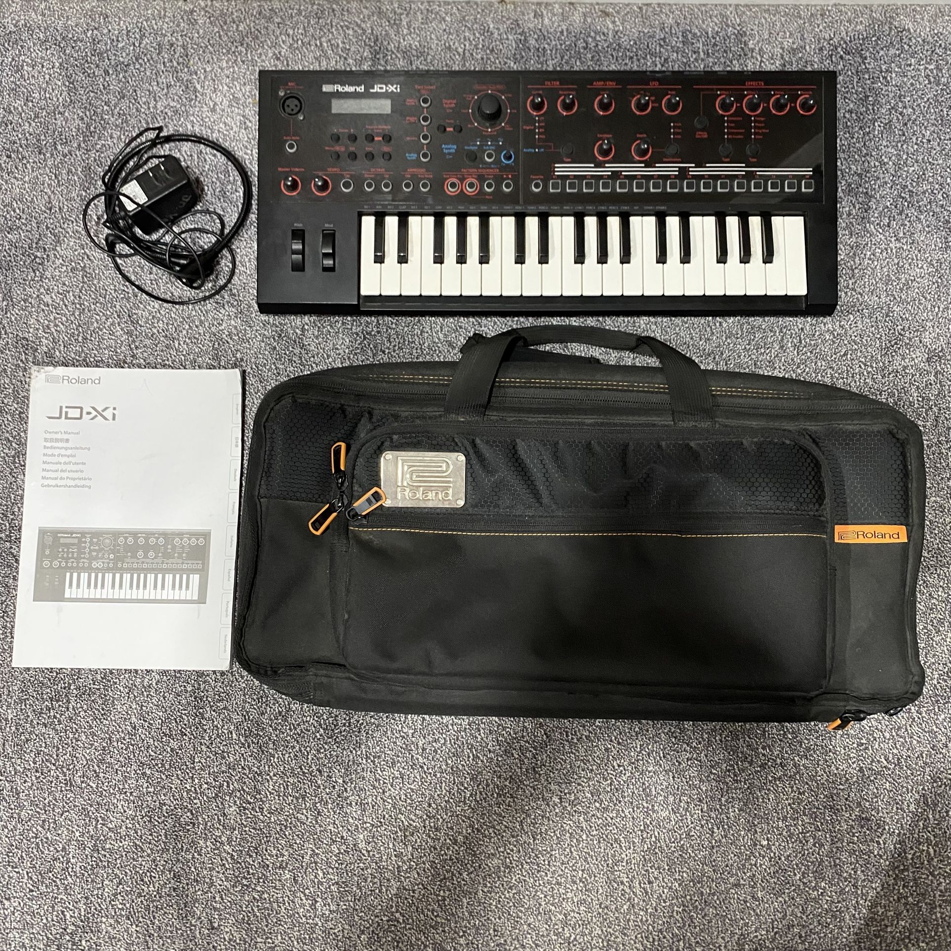 Roland JD-XI Synthesizer