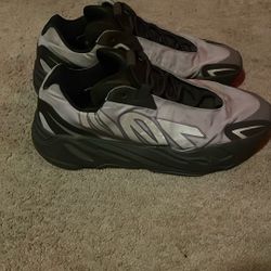  Adidas Yeezy Boost 700 MNVN Geod (NEED GONE)
