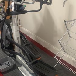  NordicTrack Elite 10.7 Elliptical