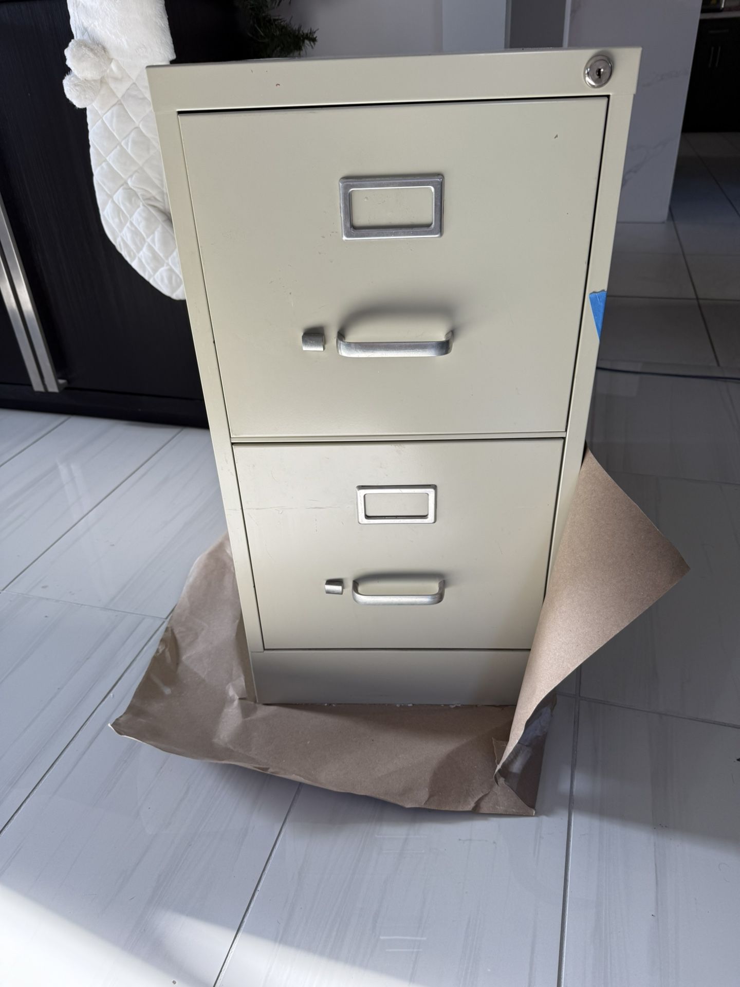 Metal File Cabinet With Keys 
