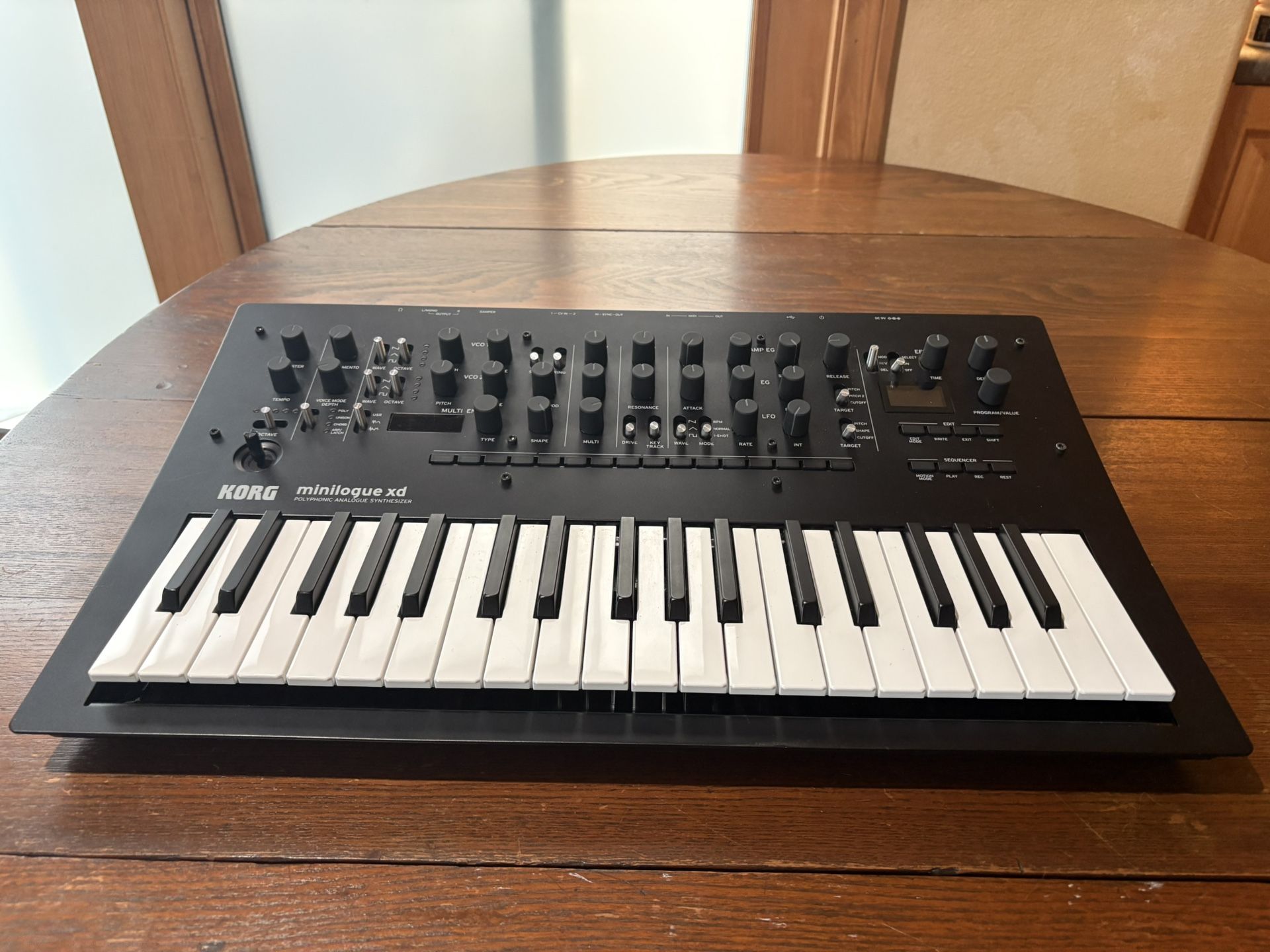 Korg minilogue xd