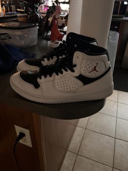 Jordan Access White Black University Red