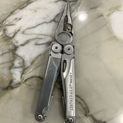 Leatherman Pocket Knife Wave 