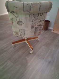 Retro rolling chair