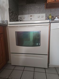 MayTag Range