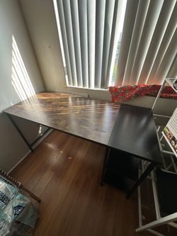 Sturdy Office Desk with Shelves – 4ft 8in Long, Great Condition!