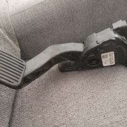 07 Dodge Nitro Gas Pedal Sensor