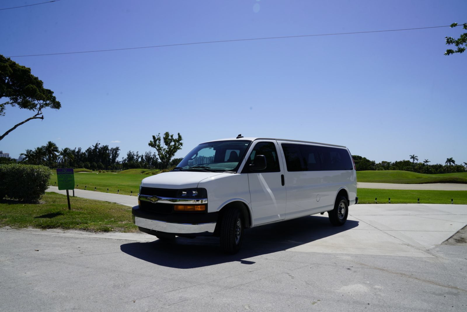 Chevy Express 2016 3500 (12 pp)!