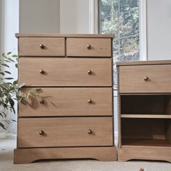 Beautiful Solid Maple Dresser & Night Stand