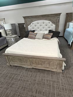 Panel Bed with Tufted Upholstered Headboard - Weathered Gray