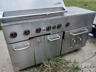 Huge Grill W Stone Top (40$)