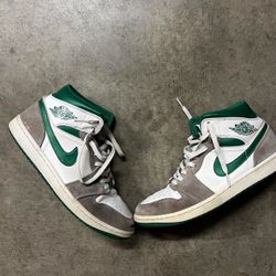 Air Jordan 1 Mid