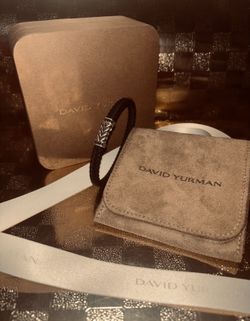 DAVID YURMAN “ CHEVRON BRACELET “ BLACK DIAMONDS STERLING SILVER 8” BRACELET All Original w/ BOX - UNUSED $950 PRICED TO SELL - SEE ALL PHOTOS - MINT