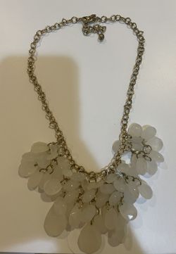 Foggy White Crystal Necklace