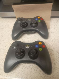 2 Xbox 360 Wireless Controllers With Battery Packs For Console