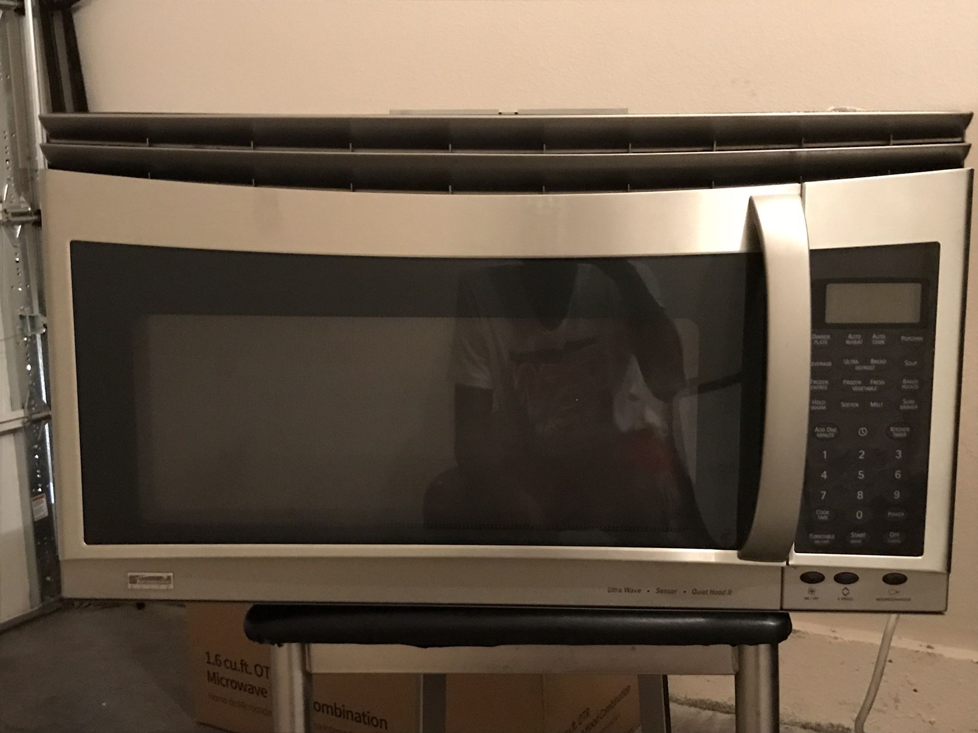 KENMORE 1.6.cu.ft.otr microwave hood combination for Sale in Las Vegas, NV OfferUp