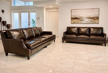 Gorgeous Bernhardt Genuine Leather Couch and Loveseat Set Perfect Condition