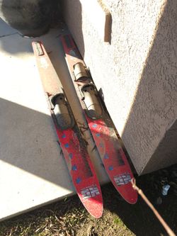 Water skis