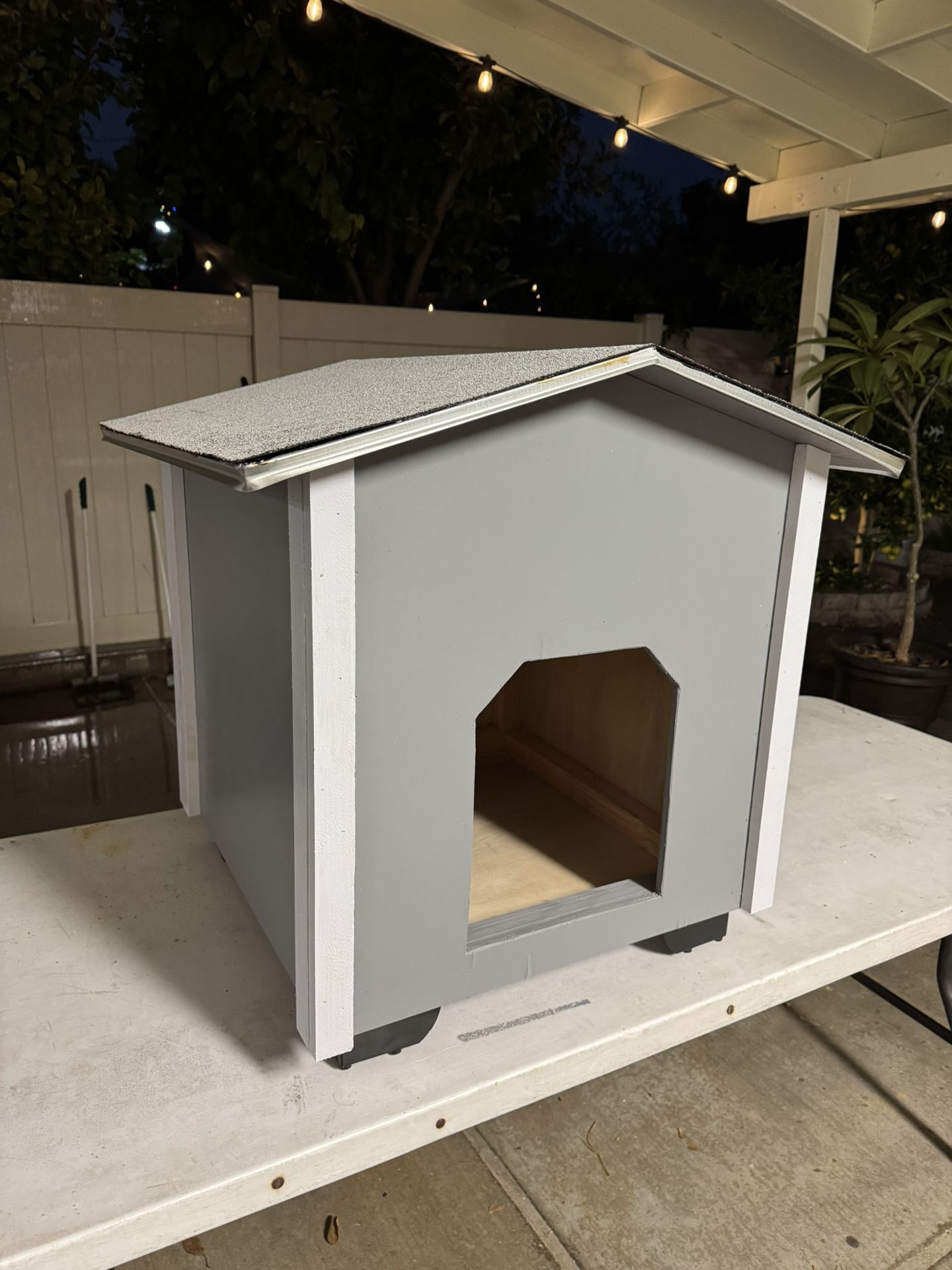 Brand New dog house