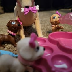 Barbie Mama Dog And 4 Pups Kit With 2 Magnetic Bones