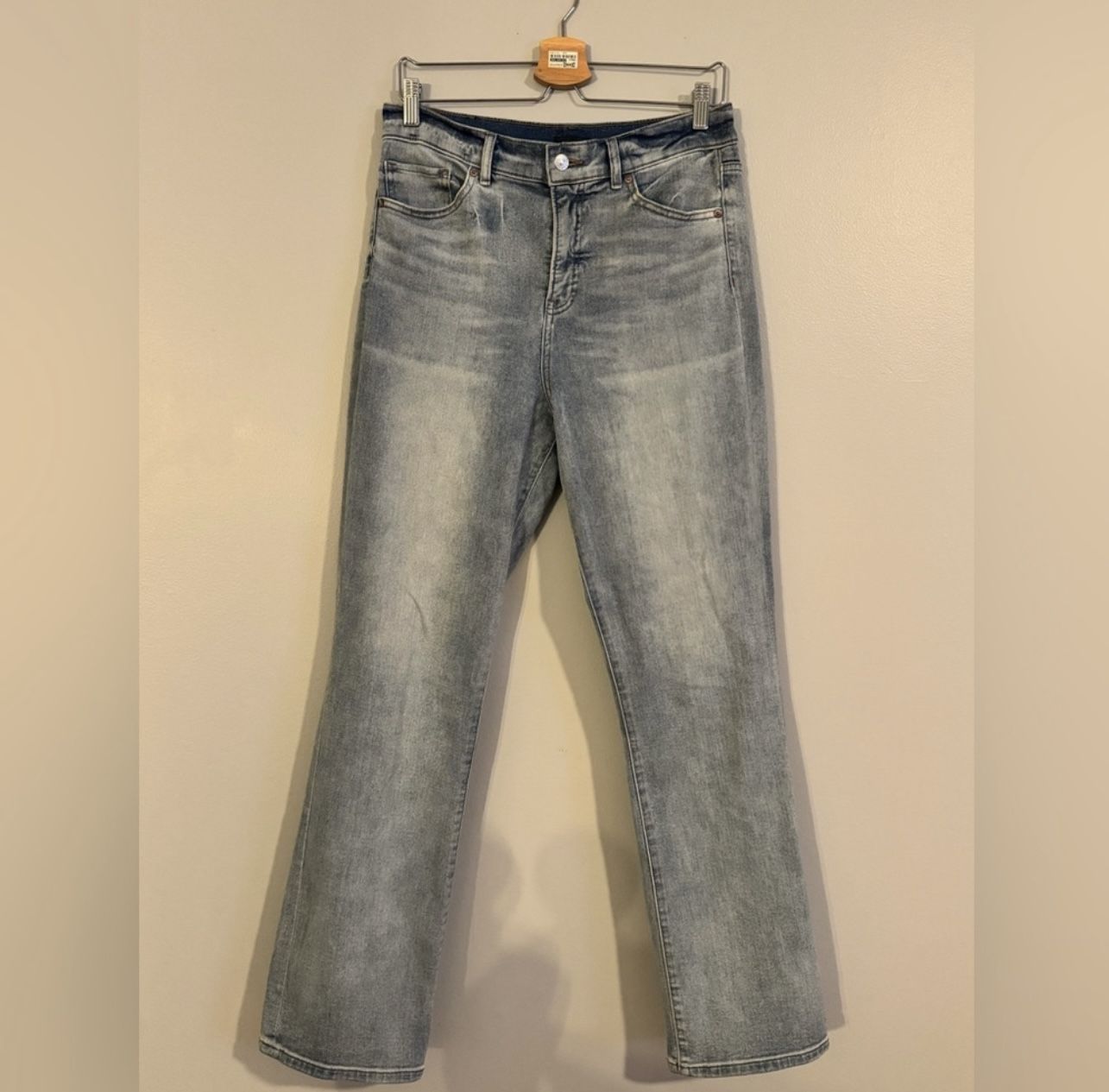 EXPRESS LIGHT BLUE FLARE JEANS 8R