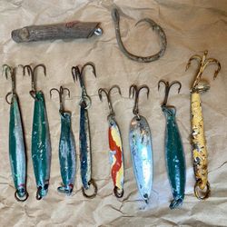 Vintage- Old Fishing Lures & Spoons-  Set Of 8! Not Plastic! Large Hook & Log Shaped Lure Included! 