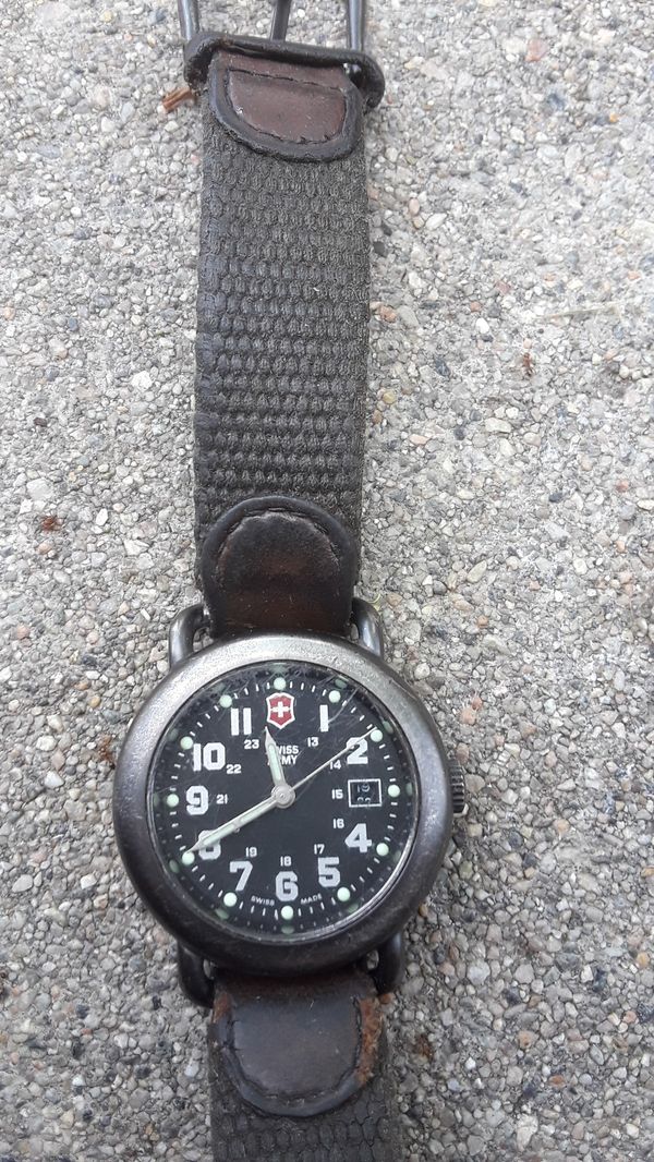 Watch swiss army new battery $25 for Sale in San  