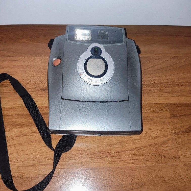 Vintage Polaroid Camera 1200FF-BE