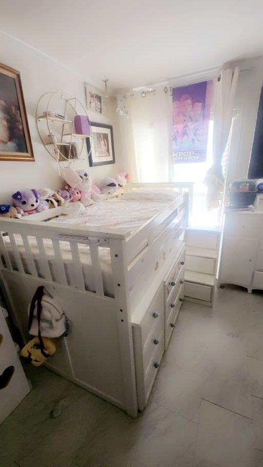 Twin Bed 