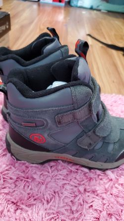 Merrel boys snow boots sz 2