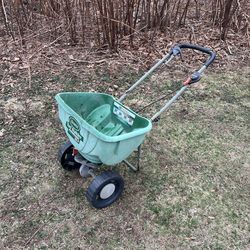 Scotts Turf Builder broadcast spreader