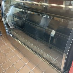 Refrigerated deli case