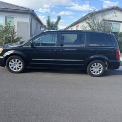 2014 Chrysler Town & Country Touring