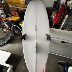  9’0  brand new ridden twice
