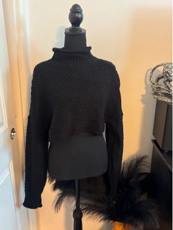 Black cropped sweater