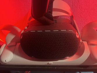Oculus Quest 2 Package