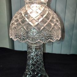 Antique Vintage Pineapple Themed 15-in Tall Crystal Parlor Lamp