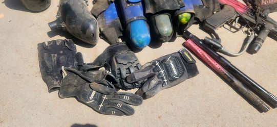 Painting competition gear—selling everything as a set.