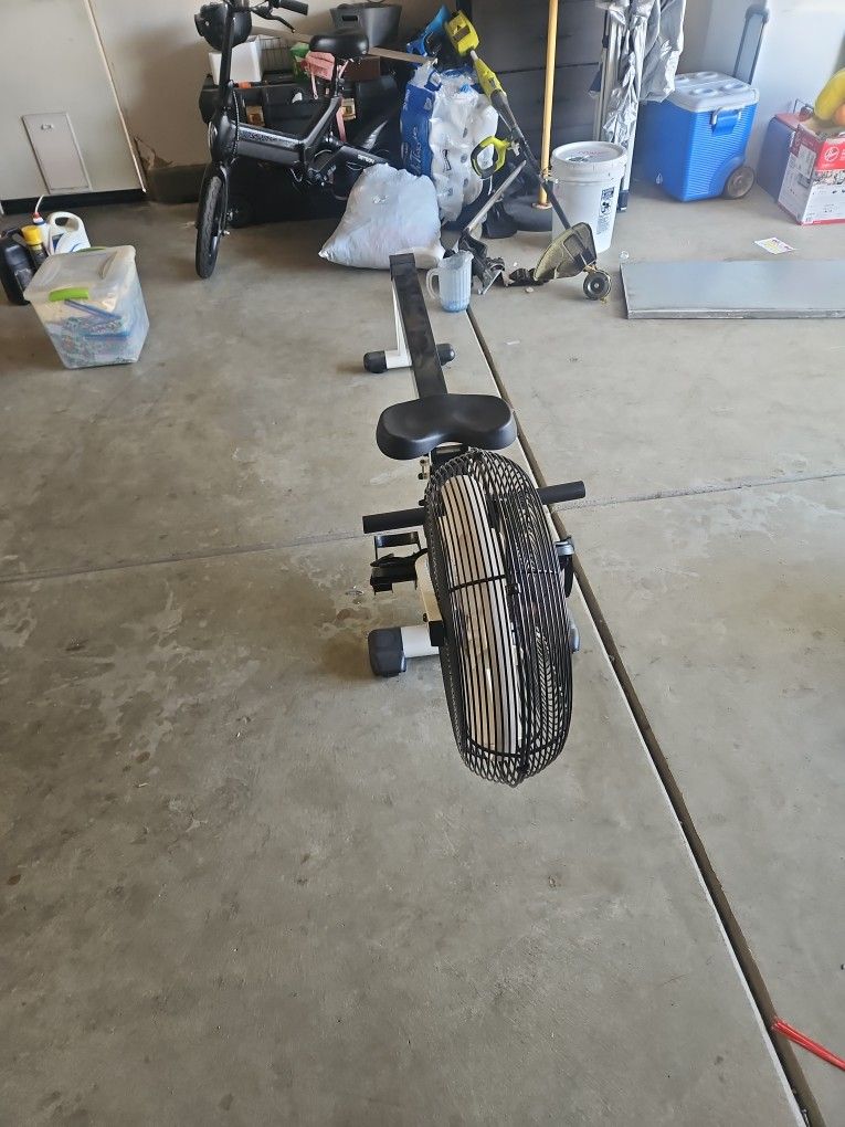 Rowing Work Out Machine