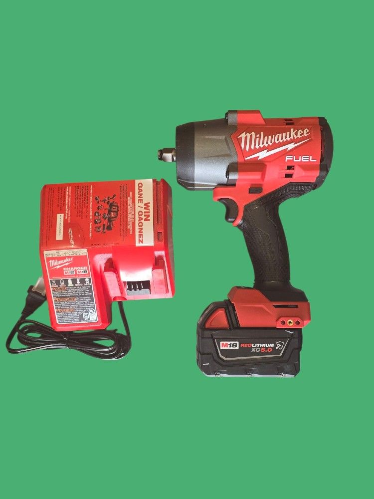 Milwaukee M18 1/2 Impact Wrench With Battery And Charger