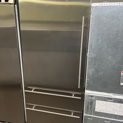 Viking 36”Wide Built In Bottom Freezer 7Series In Stainless Steel 