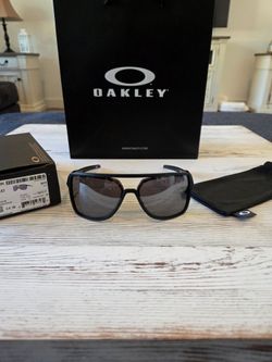 OAKLEY SUNGLASSES